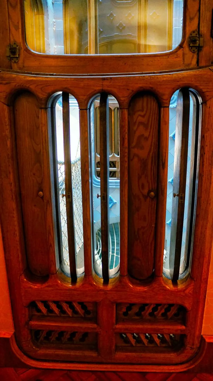 仿鱼鳃的通风设计